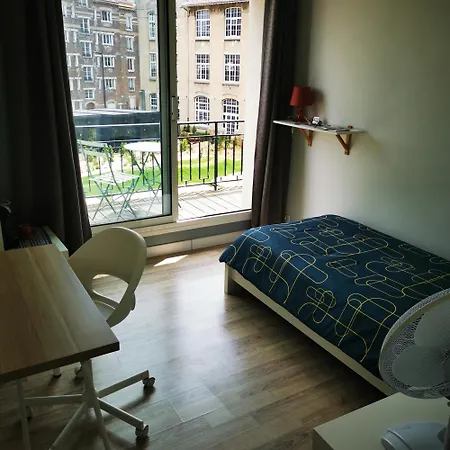 Hostel Avec Balcon *